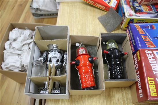 A Horikawa SH (Japan) Wind-Up New Gear Robot and five collectors robots